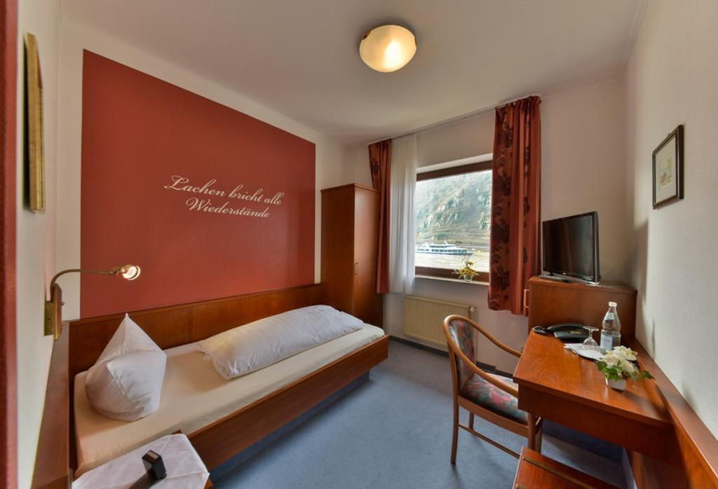 Hotel & Restaurant Krone Kestert Екстериор снимка