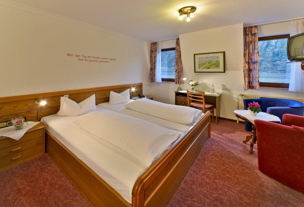 Hotel & Restaurant Krone Kestert Екстериор снимка