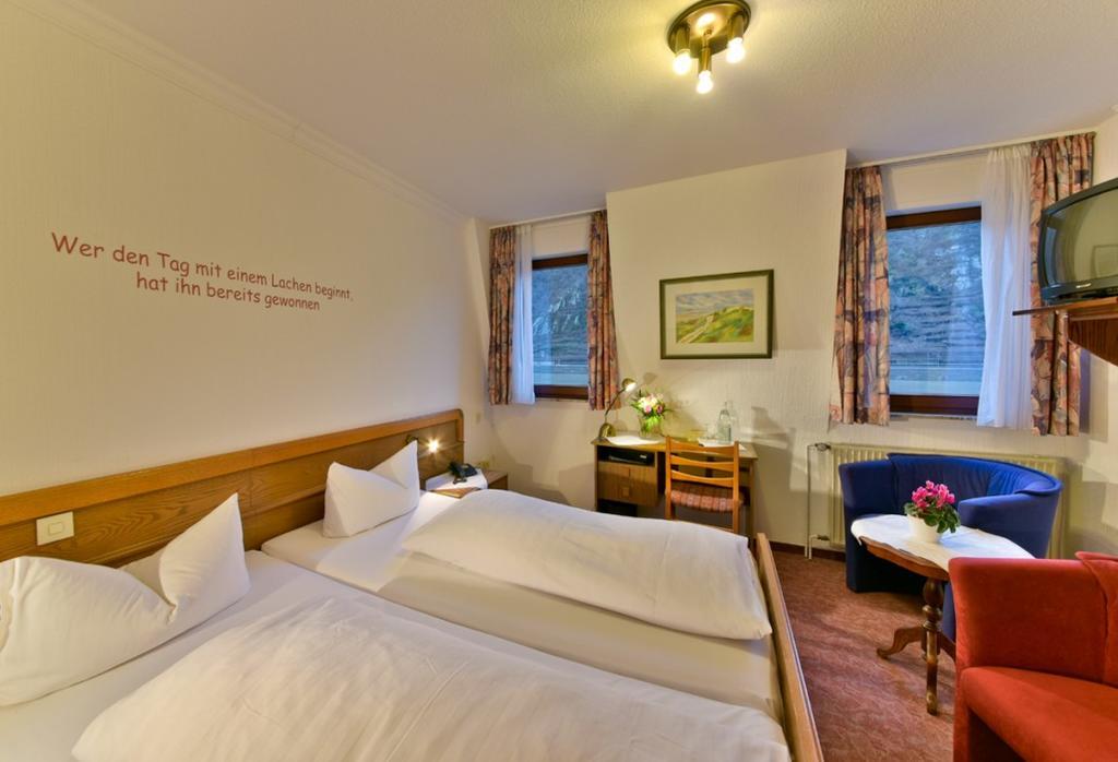 Hotel & Restaurant Krone Kestert Екстериор снимка