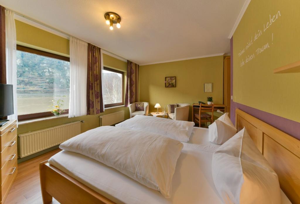 Hotel & Restaurant Krone Kestert Екстериор снимка
