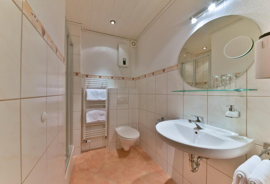 Hotel & Restaurant Krone Kestert Екстериор снимка