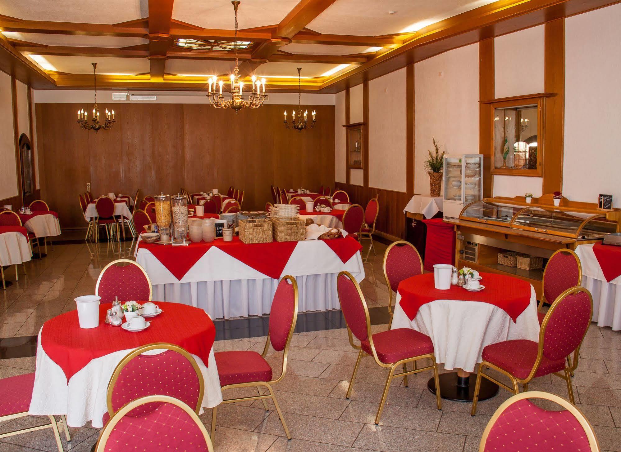 Hotel & Restaurant Krone Kestert Екстериор снимка