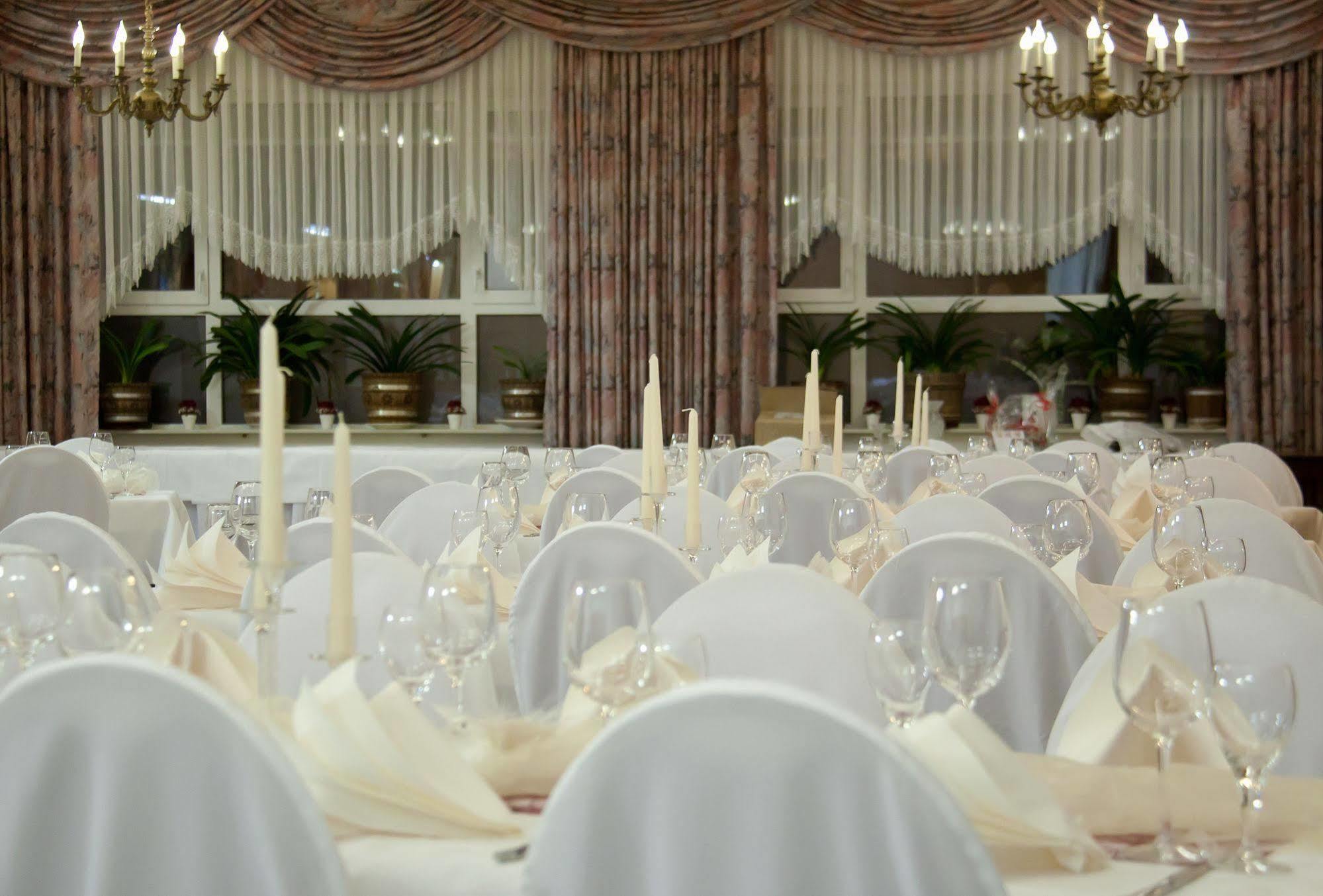 Hotel & Restaurant Krone Kestert Екстериор снимка