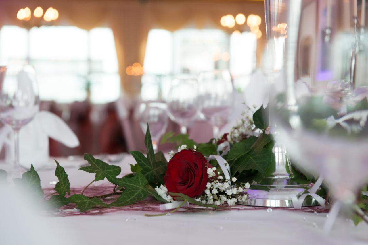 Hotel & Restaurant Krone Kestert Екстериор снимка